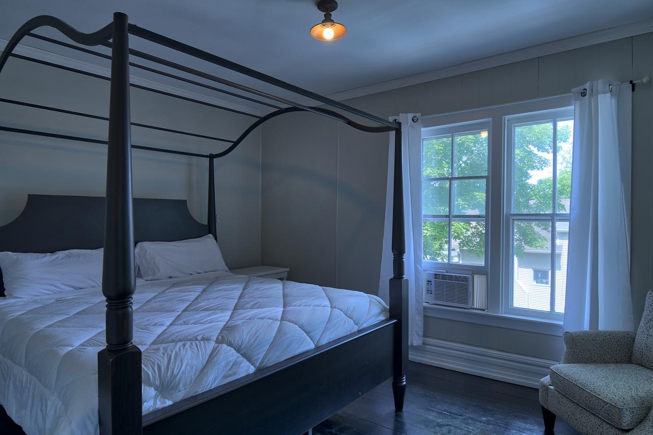 Bed & Breakfast House
