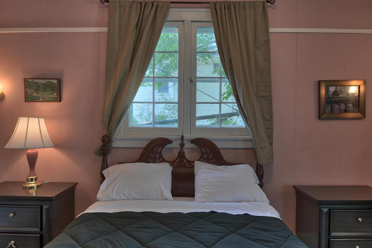 Bed & Breakfast House